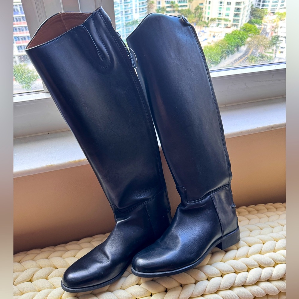 Like New Ariat Hunter Dress Boot Back Zip